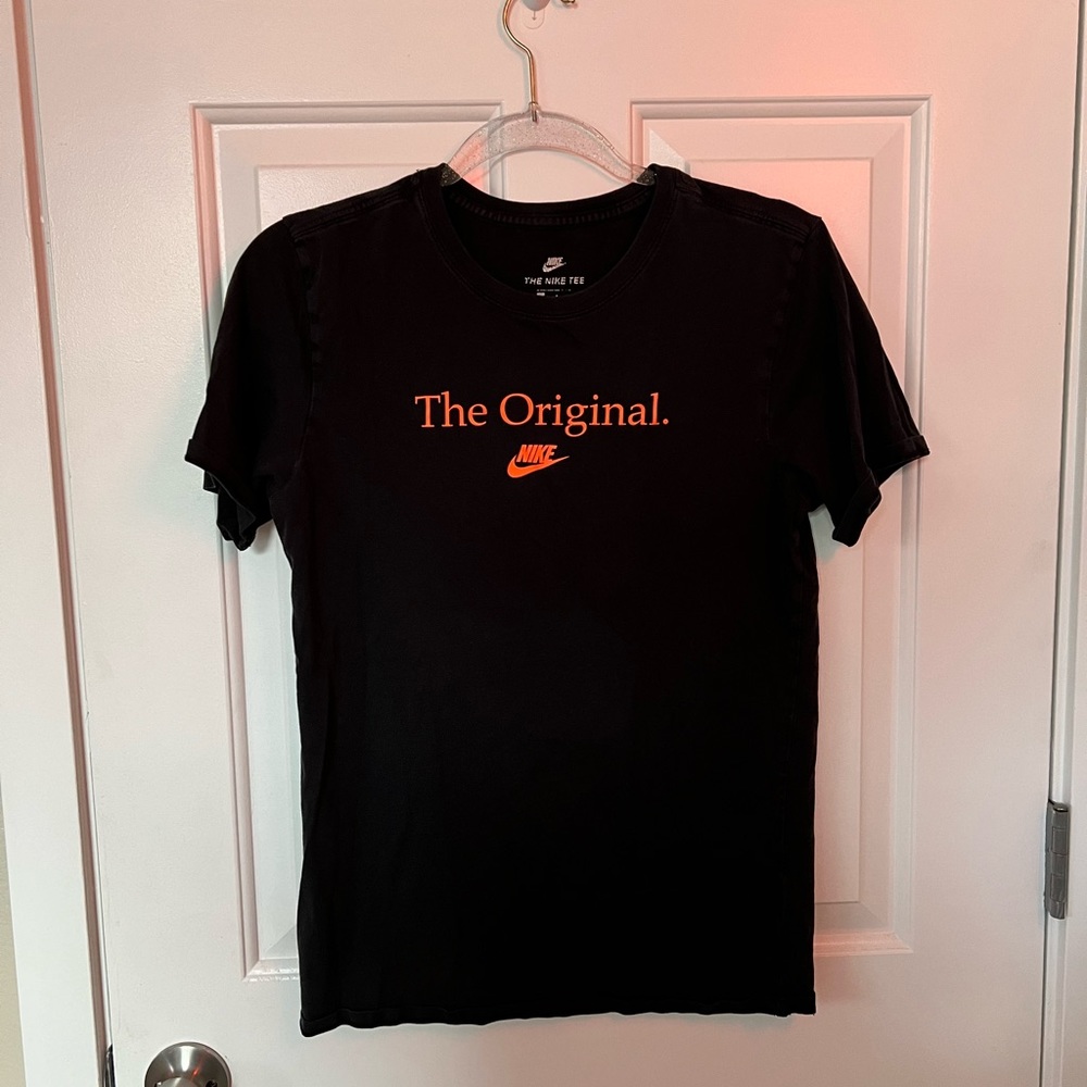 Vintage retro Nike black t-shirt Unisex